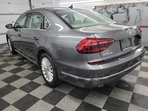 2017 Volkswagen Passat 1.8T SE