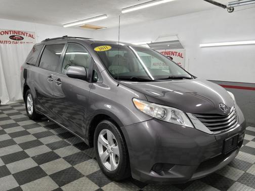 2011 Toyota Sienna LE