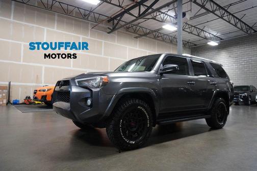 Magnetic Gray Metallic 2018 Toyota 4Runner SR5 Premium