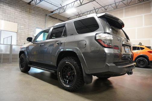 Magnetic Gray Metallic 2018 Toyota 4Runner SR5 Premium