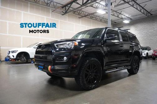 Midnight Black Metallic 2016 Toyota 4Runner Limited