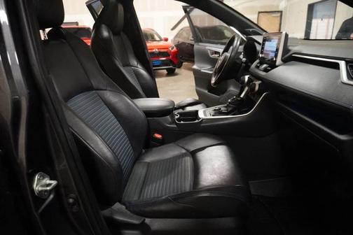 2019 Toyota RAV4 Hybrid SE