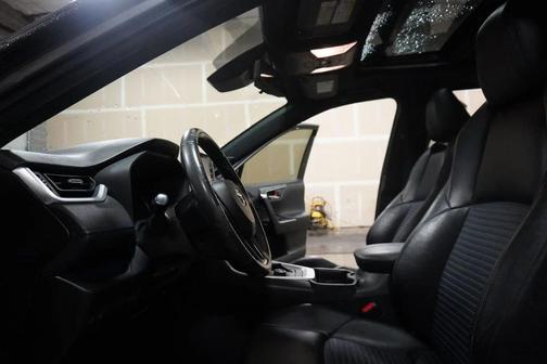 2019 Toyota RAV4 Hybrid SE