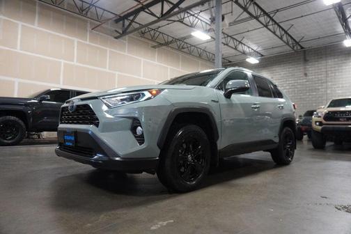 2020 Toyota RAV4 Hybrid XLE