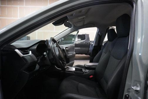 2020 Toyota RAV4 Hybrid XLE