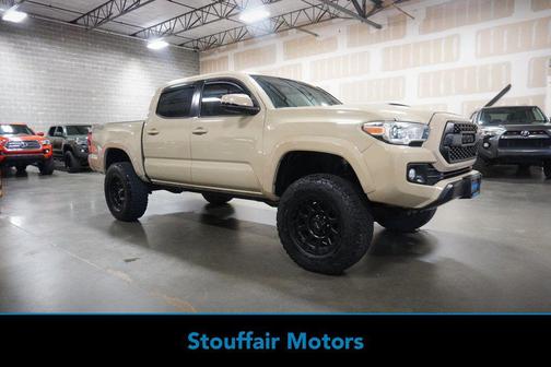 2017 Toyota Tacoma SR