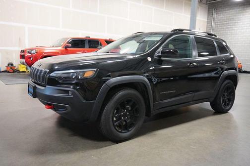 Diamond Black Crystal Pearlcoat 2022 Jeep Cherokee Trailhawk