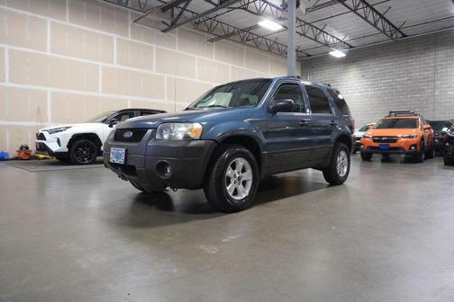 Norsea Blue Metallic 2005 Ford Escape XLT