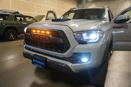 2017 Toyota Tacoma SR