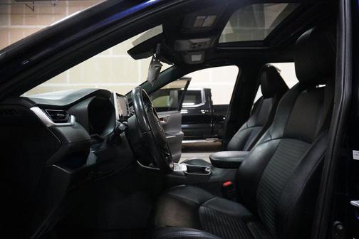 2019 Toyota RAV4 Hybrid SE