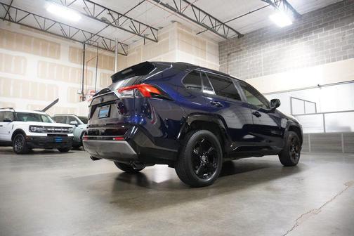 2019 Toyota RAV4 Hybrid SE