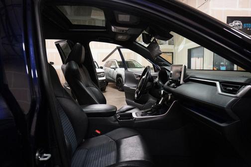 2019 Toyota RAV4 Hybrid SE