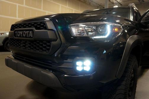 Midnight Black Metallic 2018 Toyota Tacoma TRD Pro