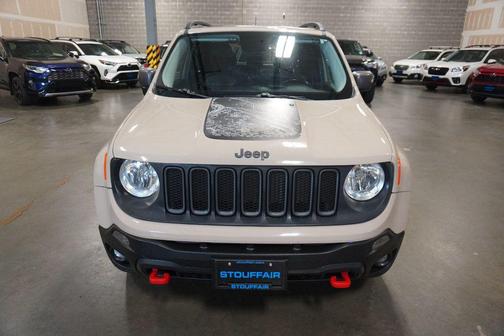 Mojave Sand 2017 Jeep Renegade Trailhawk