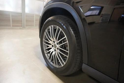 Black 2024 Mercedes-Benz GLC 300 4MATIC