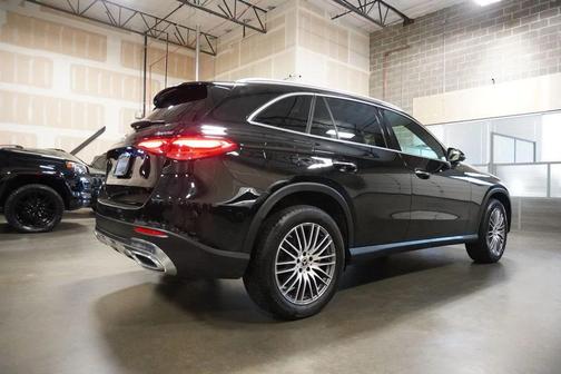 Black 2024 Mercedes-Benz GLC 300 4MATIC