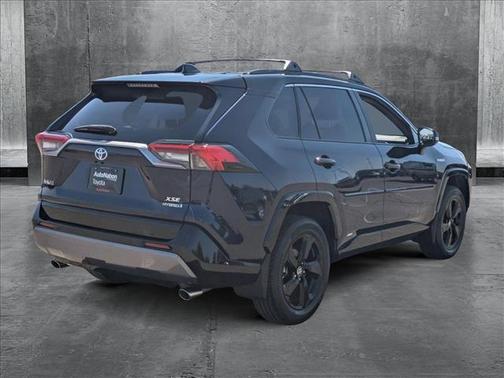 2021 Toyota RAV4 Hybrid SE