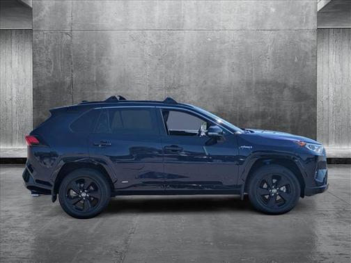 2021 Toyota RAV4 Hybrid SE