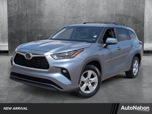 2023 Toyota Highlander LE