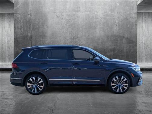 2022 Volkswagen Tiguan 2.0T SEL R-Line 4MOTION