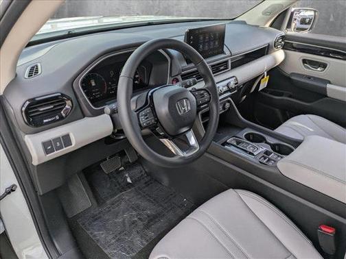 2025 Honda Pilot Touring 8-Passenger