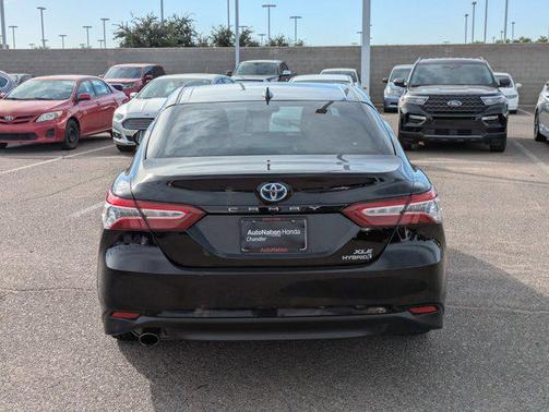 2020 Toyota Camry Hybrid XLE