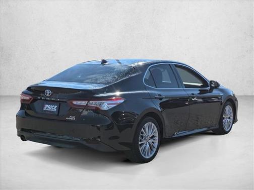 2020 Toyota Camry Hybrid XLE