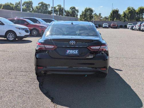 2020 Toyota Camry Hybrid XLE