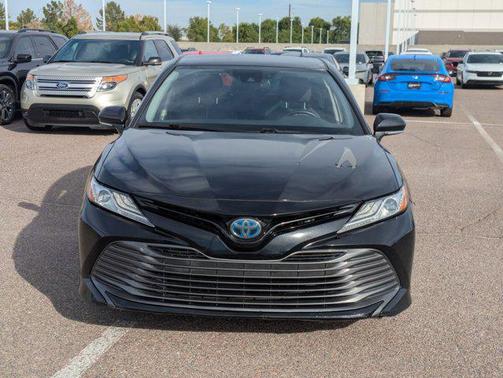 2020 Toyota Camry Hybrid XLE