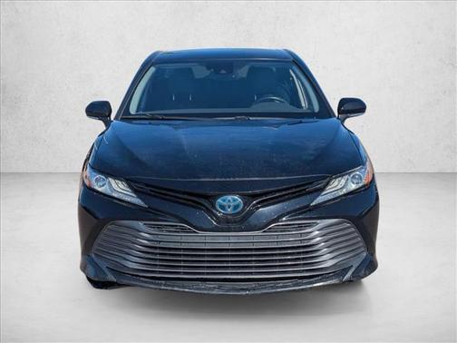 2020 Toyota Camry Hybrid XLE