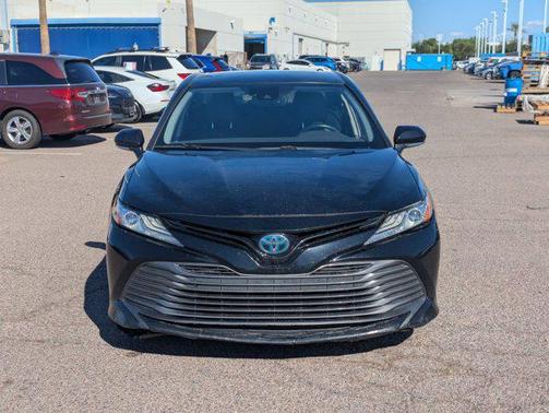2020 Toyota Camry Hybrid XLE