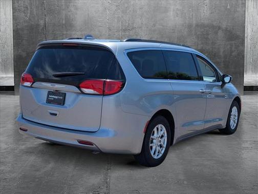 2020 Chrysler Voyager LXI