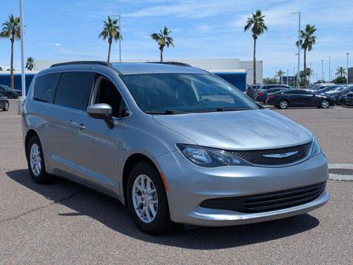 2020 Chrysler Voyager LXI