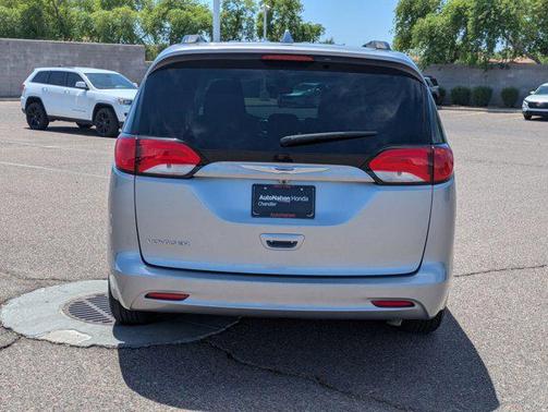 2020 Chrysler Voyager LXI