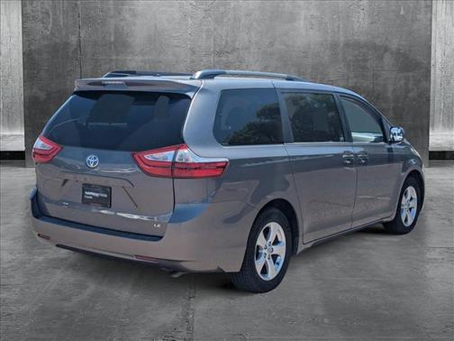 2015 Toyota Sienna LE