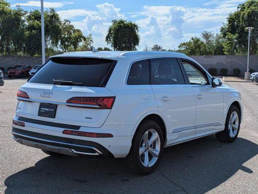 2024 Audi Q7 45 Premium