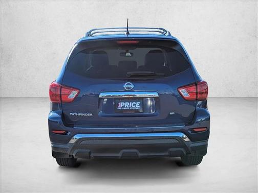 2017 Nissan Pathfinder SL