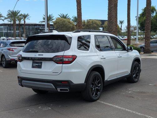 2025 Honda Pilot Touring 8-Passenger