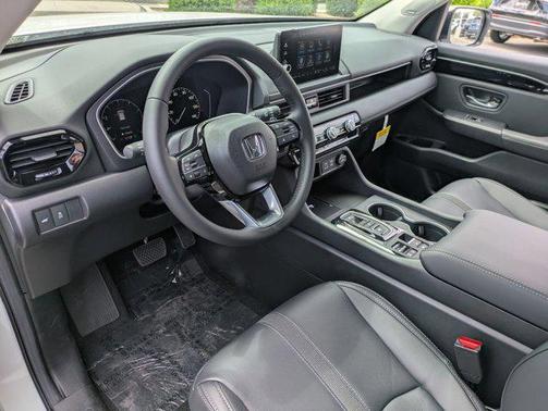 2025 Honda Pilot Touring 8-Passenger
