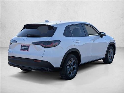 Platinum White Pearl 2027 Honda HR-V LX