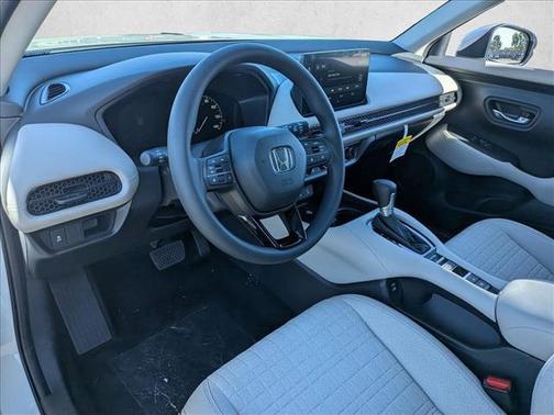Platinum White Pearl 2027 Honda HR-V LX