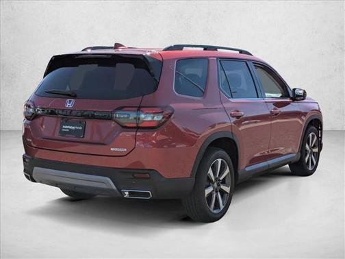 2025 Honda Pilot Touring 8-Passenger