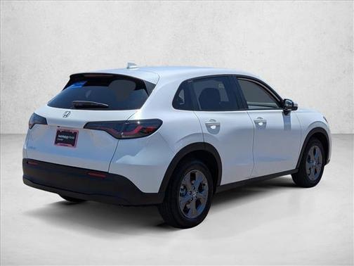 Platinum White Pearl 2026 Honda HR-V LX