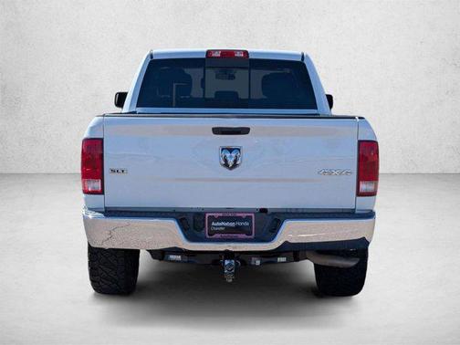 Bright White Clearcoat 2019 RAM 1500 SLT