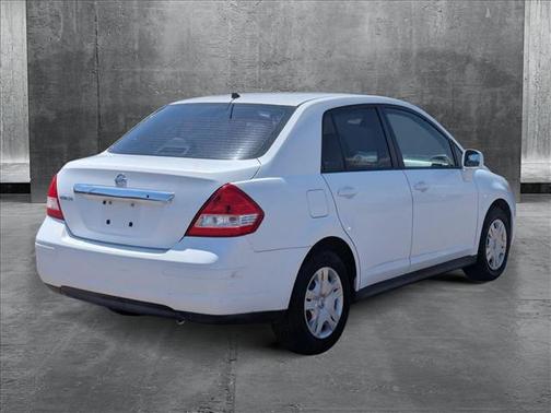 2011 Nissan Versa 1.8 S