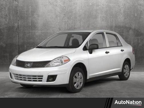 2011 Nissan Versa 1.8 S
