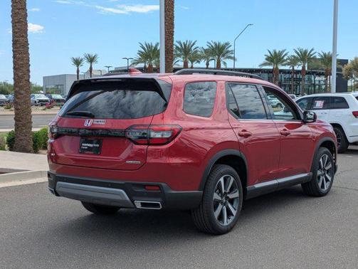 2025 Honda Pilot Touring 8-Passenger