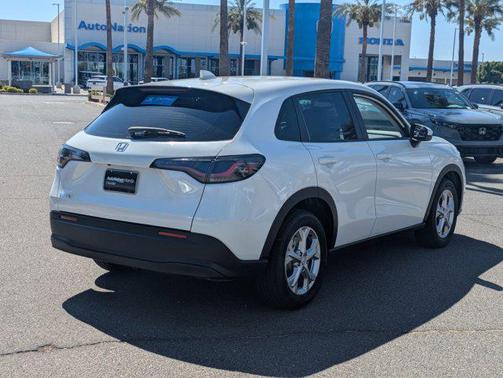 2025 Honda HR-V LX