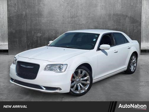 2017 Chrysler 300 Limited
