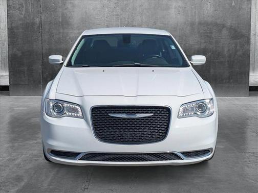 2017 Chrysler 300 Limited